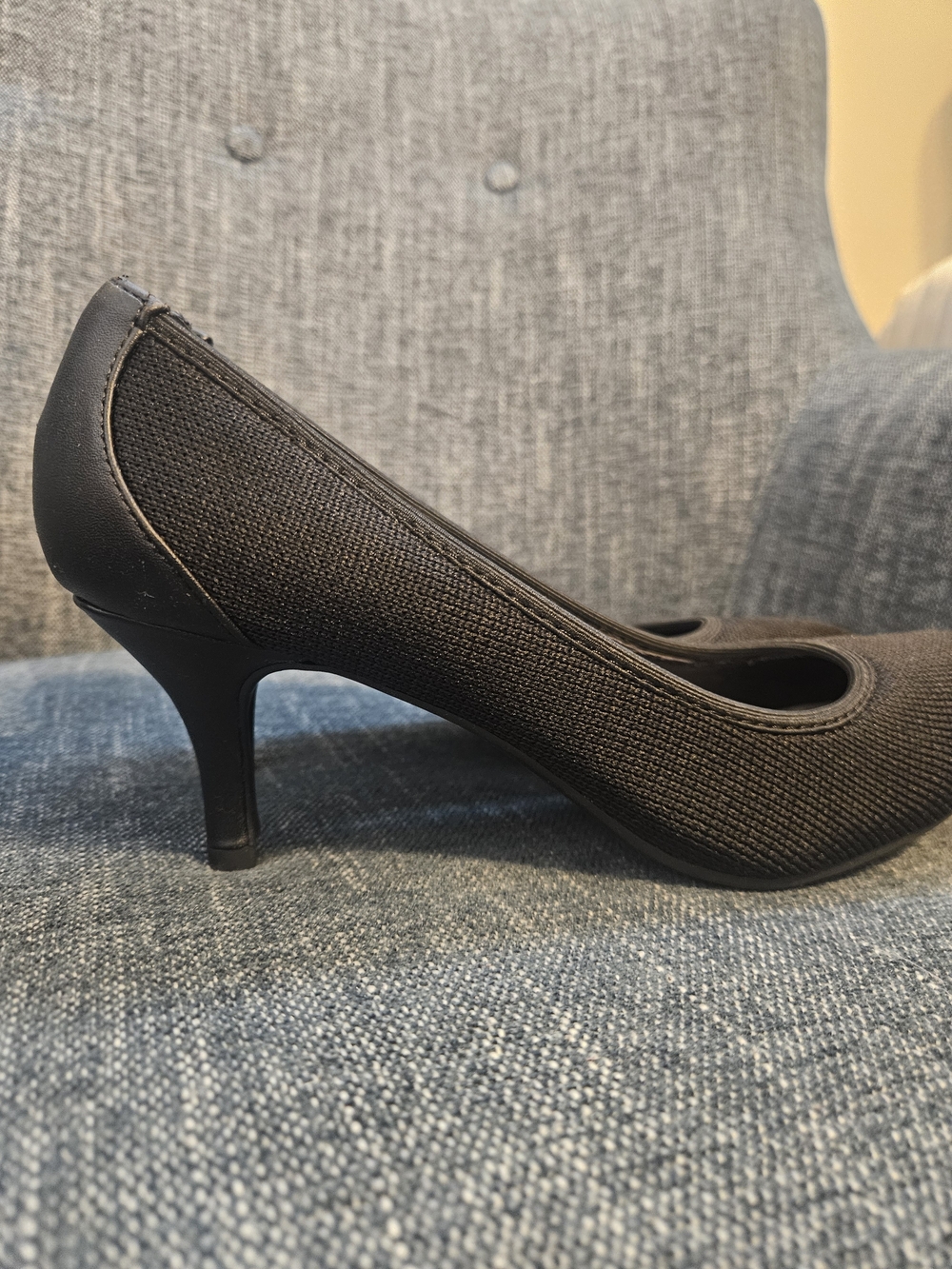 Tahari Black Woven Pointed-Toe Low Heels - Picture 5 of 7